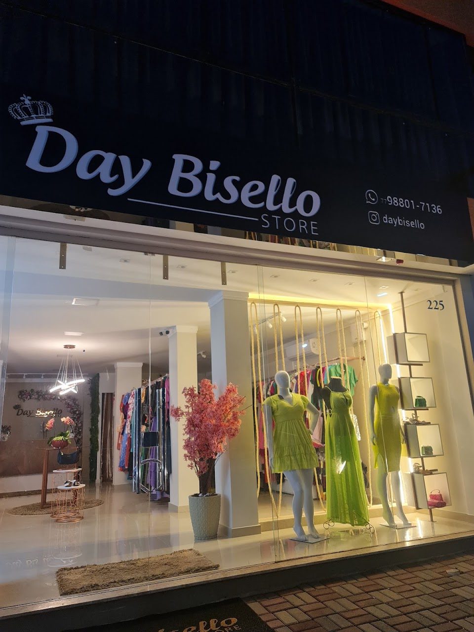 Day Bisello Store