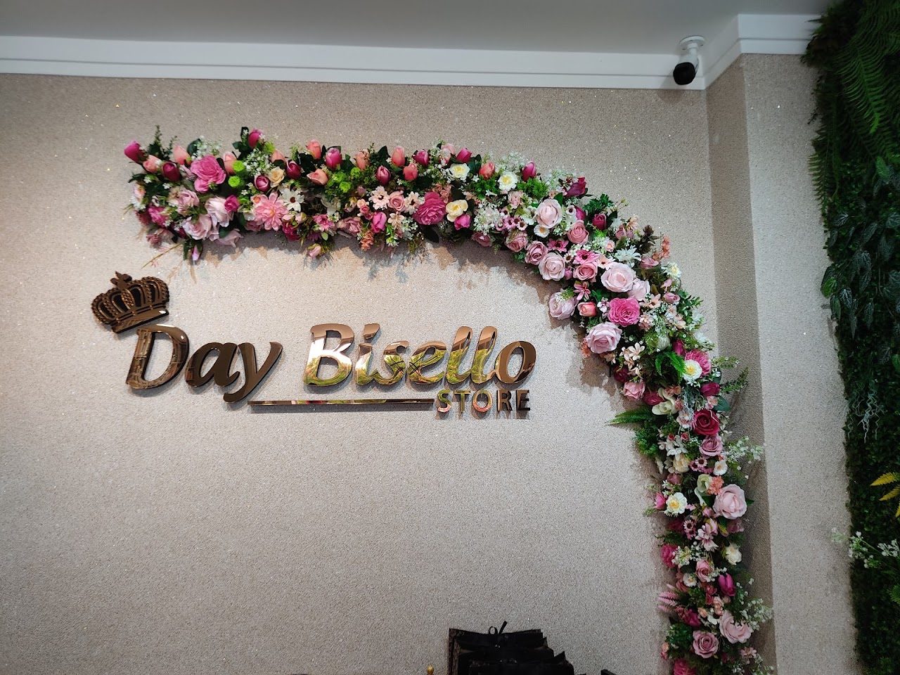 Day Bisello Store
