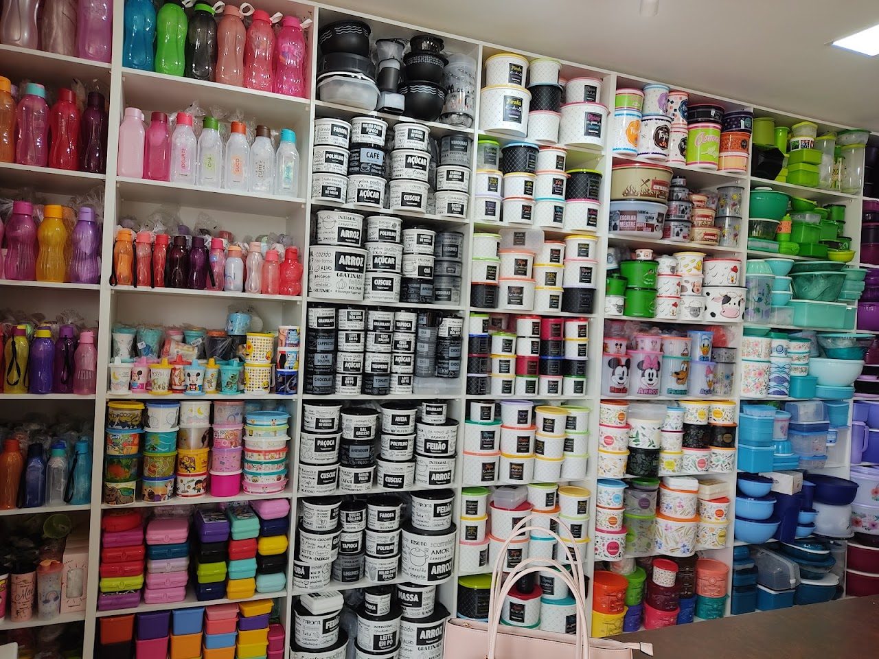 Day Bisello Store